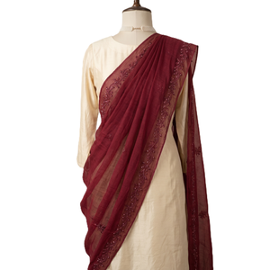 Châle en mousseline bordeaux brodé avec bordure perlée, écharpe ethnique pour femme, style quotidien, élégant hijab enveloppant - Product Image 3