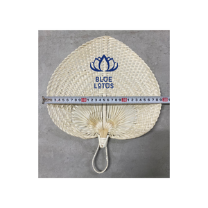 Éventail en bambou tissé à la main, bleu lotus, naturel, fait main, souvenir traditionnel, 30 cm - Product Image 1
