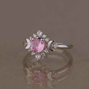 Bague Hécate en tourmaline rose en forme de croissant de lune, en argent sterling fait main, certifiée IGI, bijou statement Art Déco pour femmes et hommes, style gothique - Product Image 2
