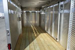 Remolque para 2 Caballos con Espacio para Alojamiento, Precio Especial, Remolques Agrícolas para Transporte de Aves de Corral, Semirremolque - Product Image 3