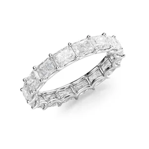 Anillo de Eternidad con Diamantes Cultivados en Laboratorio Lunentia East West Radiant U Prong, Certificado por IGI - Product Image 4