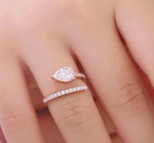 Anillo de Compromiso de Oro Rosa de 14K con Certificado IGI, Corte Pera de 1Ct, Anillo de Boda con Diamante Cultivado en Laboratorio, Joyería de Lujo, Banda Abierta con Engaste Pavé - Product Image 4