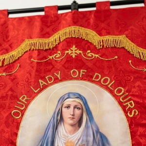 Bandera de la Iglesia de Nuestra Señora de Dolores, Tela Roja Bordada, Bandera Religiosa Procesional, Chatwood, NSW, Diseño Clásico - Product Image 3