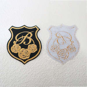 Patchs thermocollants personnalisés en chenille pour vêtements et accessoires, broderie pour chapeaux et vêtements - Product Image 1