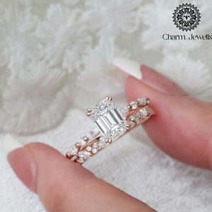 Bague de Fiançailles et d'Éternité Classique pour Femme Charm_Jewells en Argent Plaqué Or Rose 18K avec Moissanite Taille Coussin et Sertissage à Griffes IGI - Product Image 2