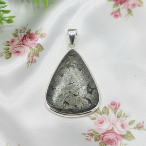 Pendentif unique en marcassite couleur or rose et or jaune, forme poire, cabochon, bijou fait main, cadeau de caractère pour elle - Product Image 5