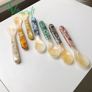 Cuillères à caviar faites à la main Combinaison de nacre et de résine mica colorée Un cadeau significatif Taille 12cm - Product Image 1