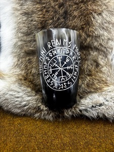 Jarra de Cuerno Vikinga para Beber Cerveza, Jarra de Cuerno Genuina para Beber Whisky y Vodka, Jarra Artesanal con Tallado de León a Precio de Mayoreo - Product Image 2