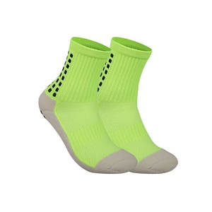 Nouvelles chaussettes de football antidérapantes mi-mollet, chaussettes de sport antidérapantes pour le football, le cyclisme, chaussettes de sport pour hommes, chaussettes de sport pour femmes 38-45 - Product Image 4