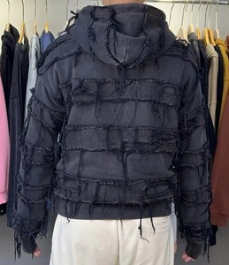 Veste à capuche zippée noire pour homme avec design patchwork vieilli, style streetwear, matière polaire coupe-vent, coupe classique - Product Image 5