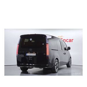 Hyundai Staria 4x4 Lounge 7 places avec sièges en cuir, boîte automatique, caméra de recul, diesel - Novembre 2023, 38 291 km - Product Image 2