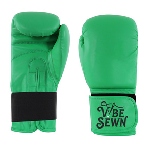Gants d'entraînement de boxe personnalisés en PU blanc de 16 oz avec fermeture velcro au poignet, design respirant pour adultes, logo personnalisé - Product Image 3