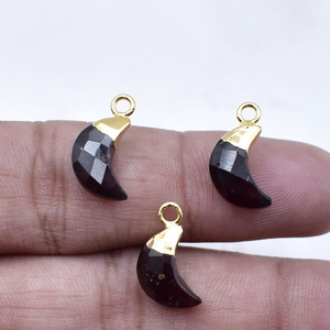 Colgante de Granate en Forma de Media Luna 5x16mm |   Amuleto de media luna |   Colgante Rojo Hecho a Mano con Baño de Oro para la Creación de Joyas y Regalos de Amor - Product Image 4