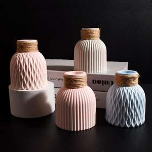 Molde de Silicona para Jarrón con Diseño Geométrico Moderno de Ondas de Agua - Product Image 1