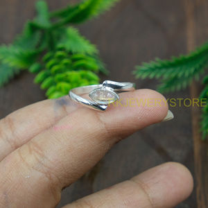 Bague en argent sterling 925 avec pierre de lune arc-en-ciel naturelle |   Bague ovale artisanale en pierre gemme pour femme, vente en gros, bijoux en pierre de lune pour elle - Product Image 5