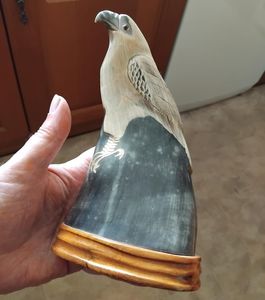 Cuerno Tradicional Diseñado para Decoración Cultural y Patrimonial, Pieza Decorativa de Cuerno Natural Pulido por Perfect Enterprises - Product Image 3