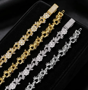 Collier ras du cou en laiton avec pendentif fleur en zircon, idéal pour mariage et usage quotidien - Product Image 3