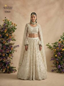 Ensemble 3 pièces de style boutique pour soirée, comprenant un Lehenga Choli papillon de créateur avec doublure en soie Banglori non cousue, vêtements ethniques - Product Image 5