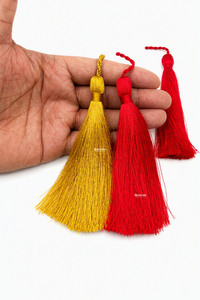 Pompon de livre ethnique en soie avec cordon de serrage et boucle tressée, décoratif personnalisé pour les vêtements et accessoires liturgiques - Product Image 5