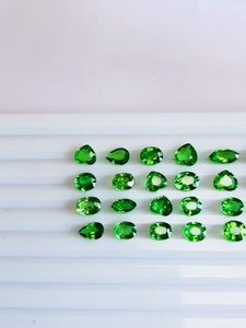 Lot de 35 pierres précieuses de tsavorite naturelle non chauffée et non traitée, taille mixte, 46 carats, qualité AAA, lueur intense, clarté élevée, couleur vert vif - Product Image 1