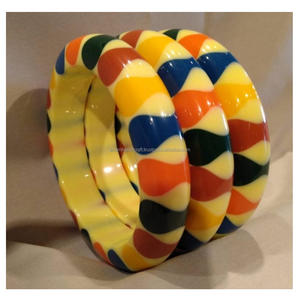 กำไลข้อต่อทำมือทำจากยางเรซินสไตล์วินเทจสำหรับผู้หญิงจากอินเดีย - Product Image 1