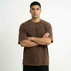 Camiseta Premium para Hombre con Efecto Desgastado Mineral Wash, Ajuste Holgado de Lujo, Hombros Caídos, Fabricante de Ropa de Algodón - Product Image 4