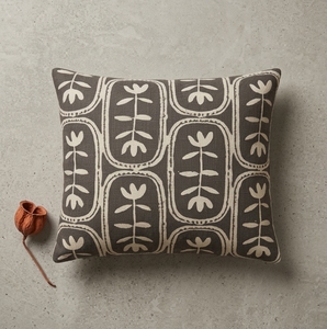 Cojín Decorativo con Estampado Geométrico en Terracota y Crema para Sillón y Sofá de Sala de Estar, BLOCK PRINT-WINE 44x44 cm - Product Image 1