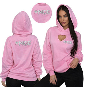 Sweat à capuche tendance pour femme avec découpe en forme de cœur, logo personnalisé en strass sur la poitrine, style streetwear, fournisseur de sweats à capuche pour femme - Product Image 1