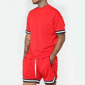 Conjunto de camisa y pantalones cortos rojos de manga corta para hombre, conjunto informal de dos piezas para verano, con ribete en contraste, cómodo para el día a día - Product Image 3