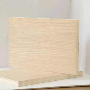 Contrachapado de Okoume con Revestimiento de Chapa de Madera Cortada Rotatoriamente, Superficie Plana Lijada por Ambos Lados, Paneles de Primera Calidad para Uso Interior - Product Image 1