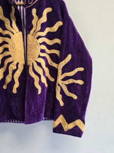 Veste Suzani en velours violet vintage pour femme, broderie dorée artisanale, style ethnique bohème, manteau, vêtements d'extérieur, vente en gros, export - Product Image 3