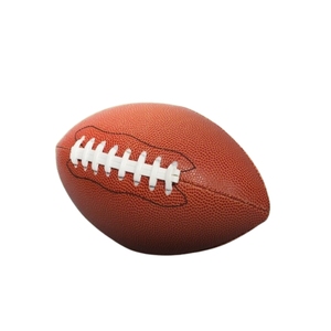 Fabricant de ballons de football américain en cuir, couleur et logo personnalisés, ballons d'entraînement en caoutchouc moulé, fournisseur de ballons de football à toucher doux - Product Image 1