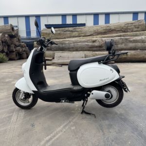 แร็คสัมภาระด้านหลัง M-Biker พร้อมพนักพิงสำหรับผู้โดยสารสำหรับสกู๊ตเตอร์ไฟฟ้า VinFast Motio ทำจากเหล็ก ทนทาน - Product Image 3