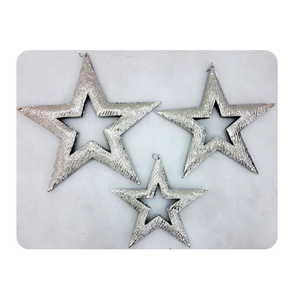 Adornos Colgantes de Metal Dorado con Forma de Corazón, Estrella y Ángel, Hechos a Mano, Ecológicos, Duraderos, Decorativos, con Patrones de Puntos y Cintas Rojas - Product Image 5