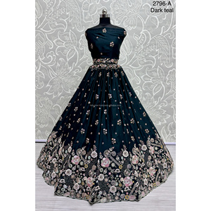 Collections de velours de vêtements de mariée indiens pour la mariée avec le travail de Zarkhan par Fabzone - Product Image 6
