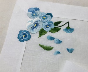 Juego de Manteles Individuales y Servilletas Bordados con Flores Azules, de Lujo, Sencillos y Lavables, de Lino Blanco, para el Hogar, Bodas y Eventos - Product Image 2