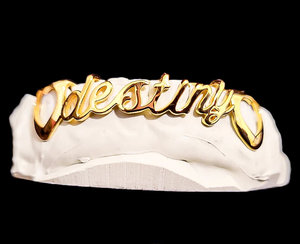 Grillz dentaire en or 24 carats en forme de cœur, personnalisé avec le nom « Destiny », style hip-hop, bijoux corporels unisexes pour usage quotidien - Product Image 4