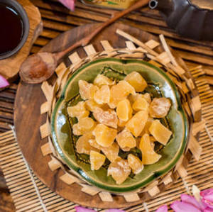 Morceaux de gingembre déshydratés de qualité supérieure, morceaux de gingembre aromatiques naturels, soigneusement sélectionnés pour une utilisation culinaire, stockage en garde-manger et usage quotidien - Product Image 5
