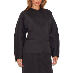 Blazer noir pour femme, coupe ajustée, couleur unie, style décontracté, idéal pour les tenues de sororité, fabrication OEM/ODM sur mesure, mode. - Product Image 1