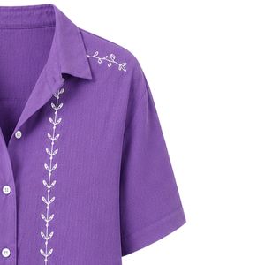 Camisa Corta Bordada Morada Personalizada para Mujer, Blusa Casual de Verano con Botones, Top de Moda con Logotipo Personalizado, Mezcla de Lino - Product Image 5