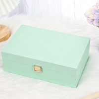 Boîte de rangement à bijoux rectangulaire tendance en velours vert menthe, simple, avec plusieurs compartiments, crochets pour colliers, rouleaux pour bagues, grande taille, personnalisable OEM