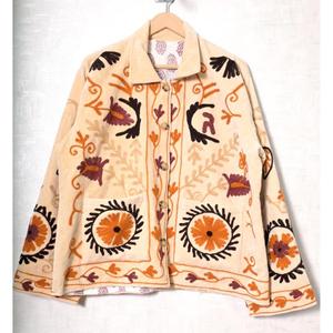 Veste en velours bohème Suzani pour femmes, broderie artisanale, tenue ethnique pour festival - Product Image 1