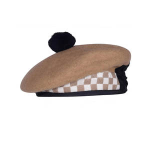 Gorro Balmoral Escocés Blanco con Detalles en Caqui, 100% Lana, Gorro de Lana Escocesa - Product Image 2