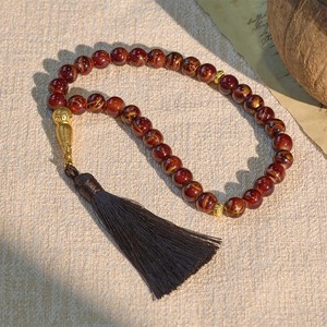 Perles de prière en résine faites à la main, rondes, marron, avec pompon noir, thème religieux islamique et bouddhiste, motif circulaire, artisanat en résine - Product Image 3