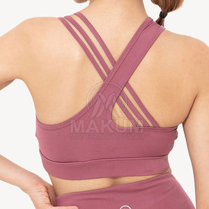 Sujetador deportivo elegante con tela premium, tacto suave y ajuste de soporte para uso en el gimnasio y entrenamientos. - Product Image 2