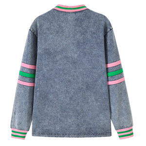 Cardigan en jean délavé à l'acide, rose et vert, avec bordure rayée et lettres brodées, personnalisable pour sororité, vente en gros - Product Image 3
