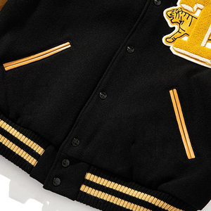 Veste universitaire noire pour homme Urban Crust, manches en PU jaunes, patch brodé tigre, à capuche, séchage rapide, respirante, vêtement décontracté d'hiver - Product Image 5