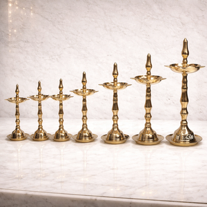 Lámpara de aceite de latón de lujo con diseño de loto, hecha a mano, de varios tamaños, portavelas, decoración tradicional para suelo, lámpara para bodas y templos, Shree - Product Image 1