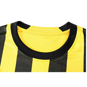 บริการ OEM ชุดฟุตบอลสีตามสั่ง คุณภาพสูง ชุดฟุตบอลไซส์ใหญ่พิเศษสำหรับผู้ชาย ชุดฟุตบอลแห้งเร็ว ระบายอากาศได้ดี - Product Image 3