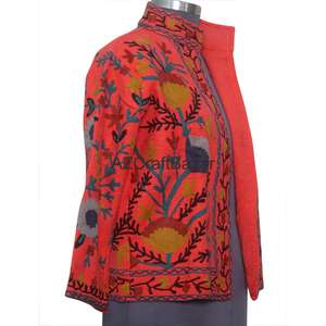 Chaqueta Bomber para Mujer con Cuello en V, Diseño Floral Vintage, Bordado Suzani TNT Hecho a Mano, Transpirable, de Secado Rápido y Ecológico - Product Image 4